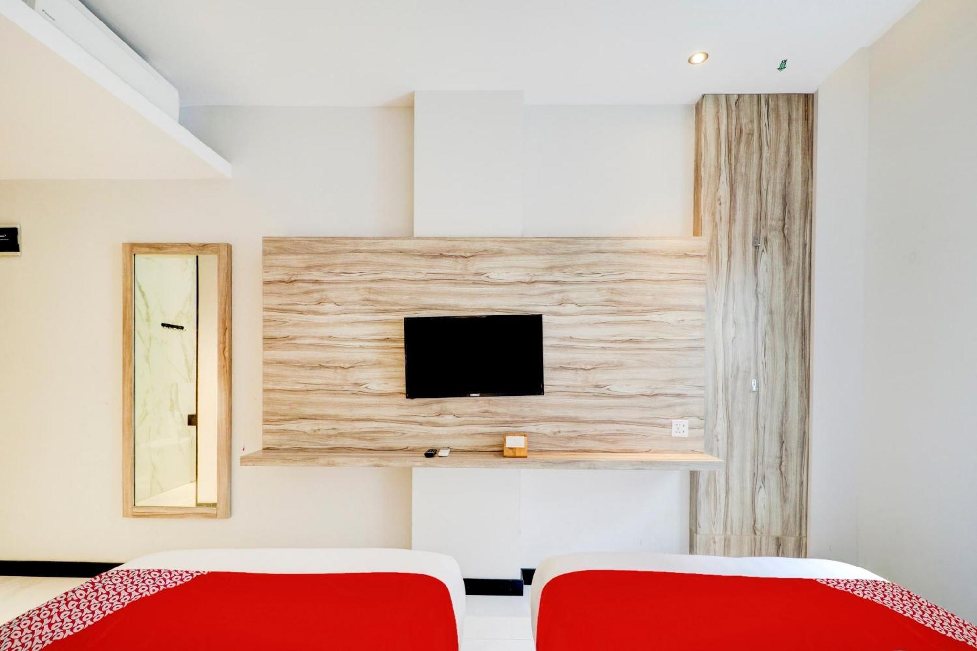 OYO Flagship 90775 I Sleep Hotel Bandung Bagian luar foto